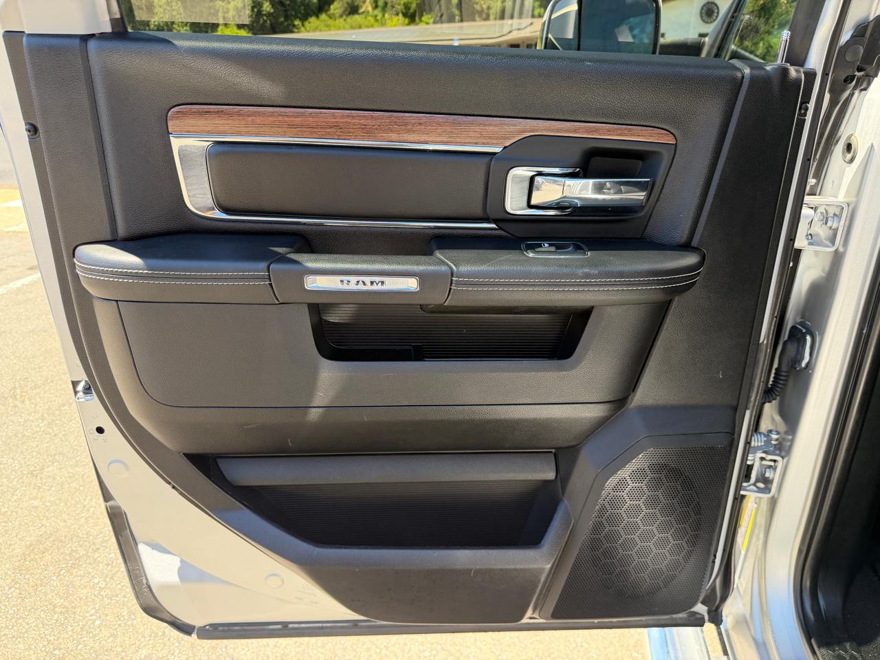 RAM 1500 Laramie 4x4 Crew Cab 5'7" Box 2018