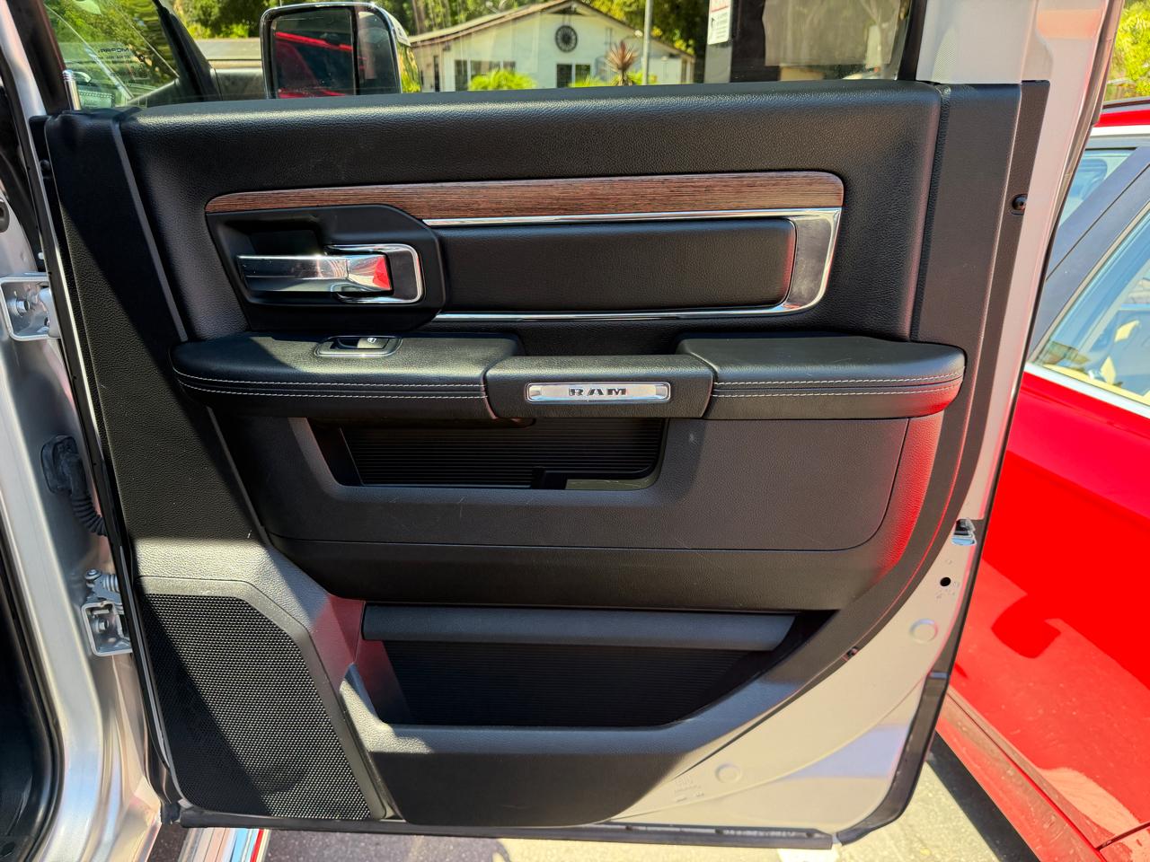 RAM 1500 Laramie 4x4 Crew Cab 5'7" Box 2018