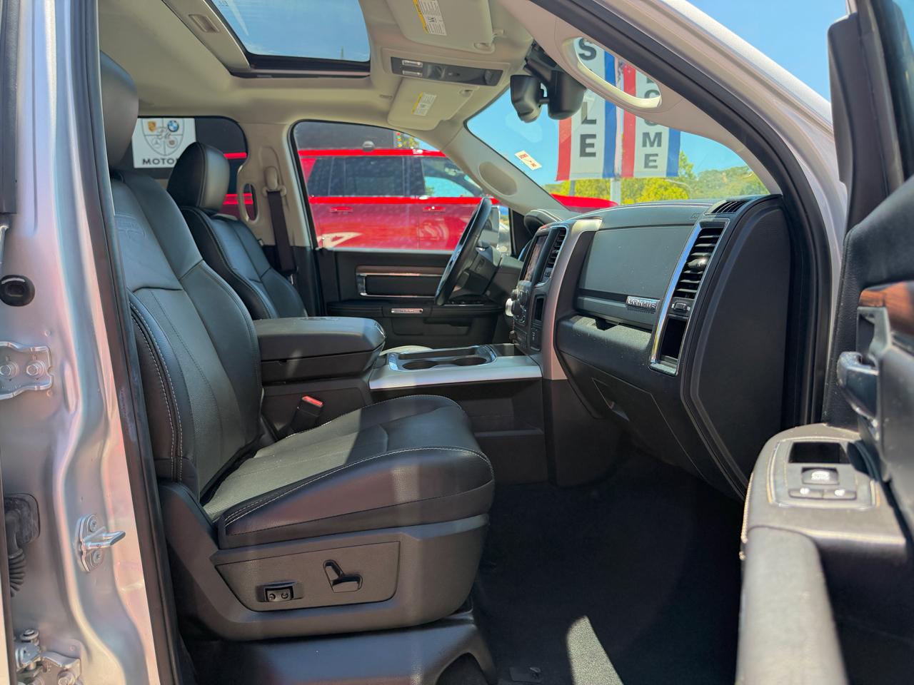 RAM 1500 Laramie 4x4 Crew Cab 5'7" Box 2018