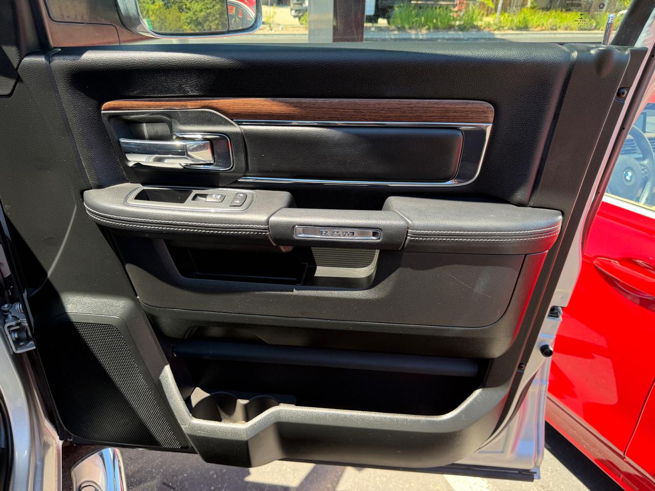 RAM 1500 Laramie 4x4 Crew Cab 5'7" Box 2018