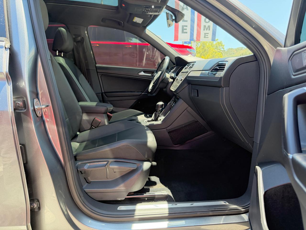 Volkswagen Tiguan 2.0T SE R-Line Black FWD 2020