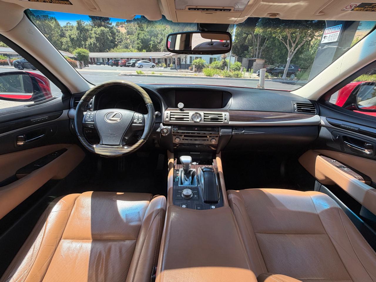 Lexus LS 460  2016