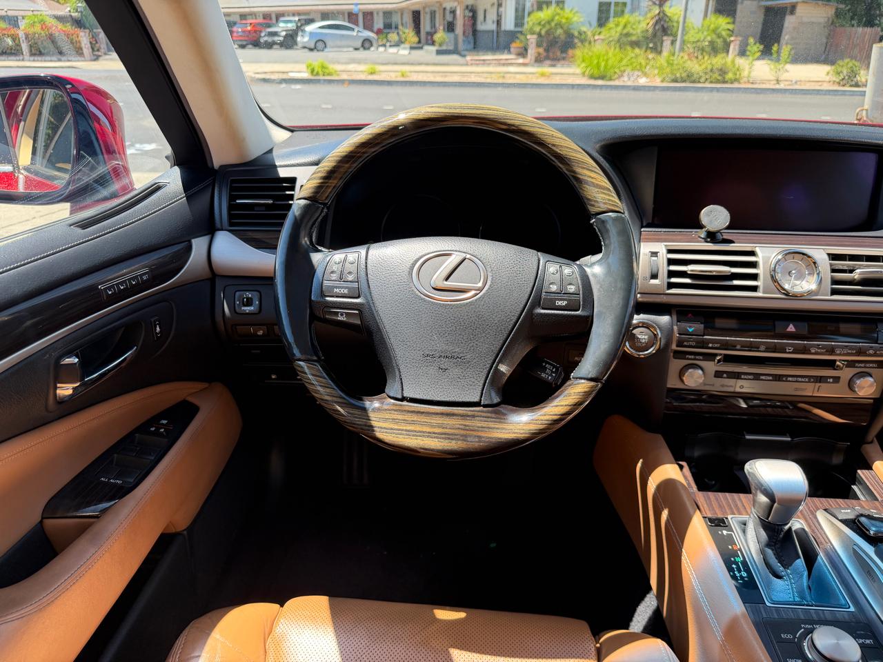 Lexus LS 460  2016