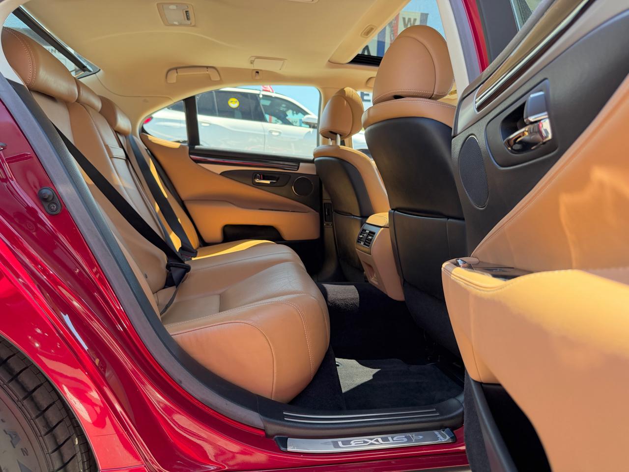 Lexus LS 460  2016