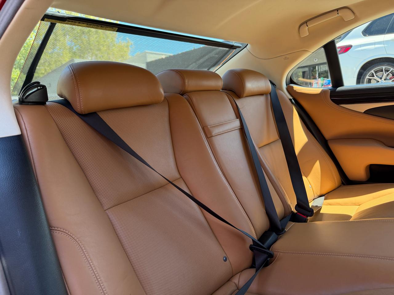 Lexus LS 460  2016