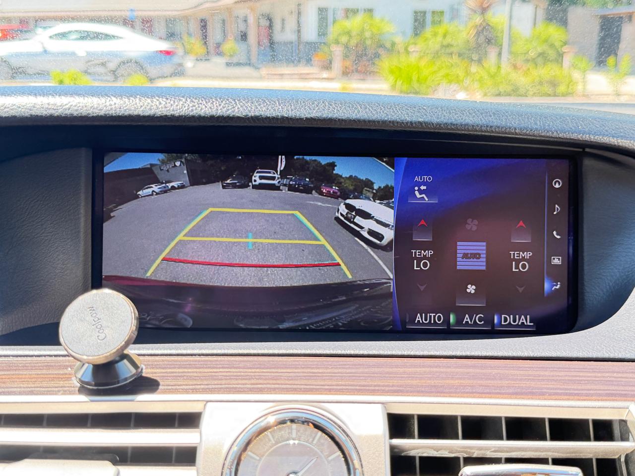 Lexus LS 460  2016