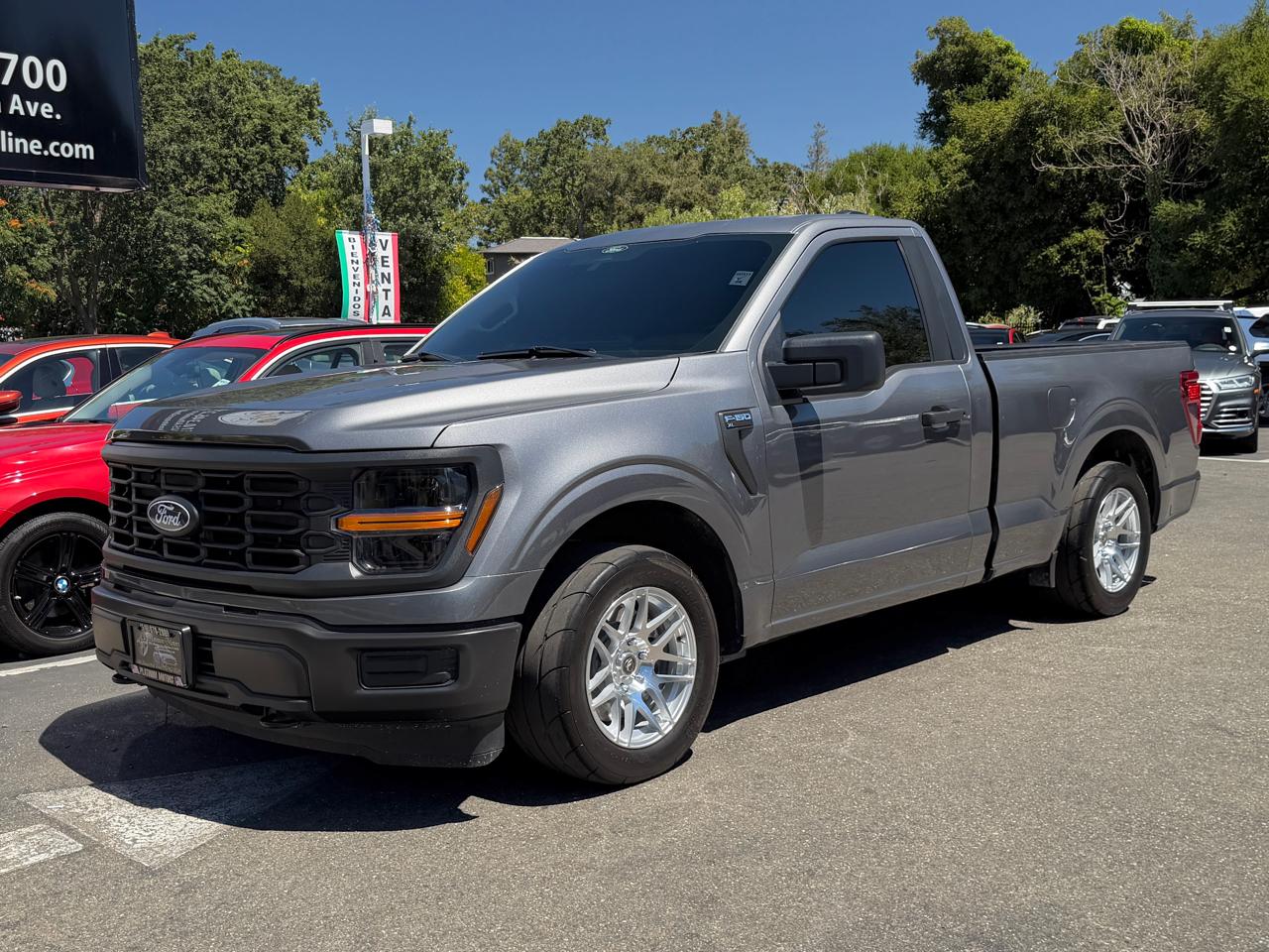 Ford F-150 XL 4WD Reg Cab 8' Box 2025