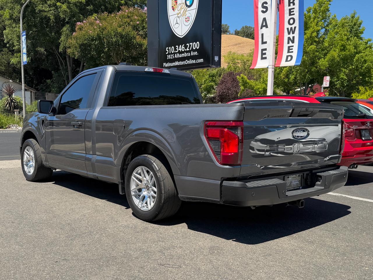 Ford F-150 XL 4WD Reg Cab 8' Box 2025