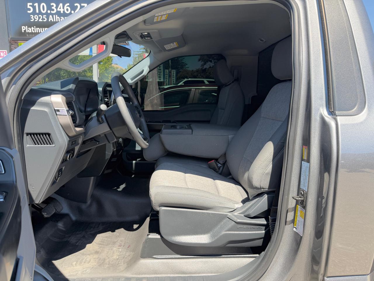 Ford F-150 XL 4WD Reg Cab 8' Box 2025