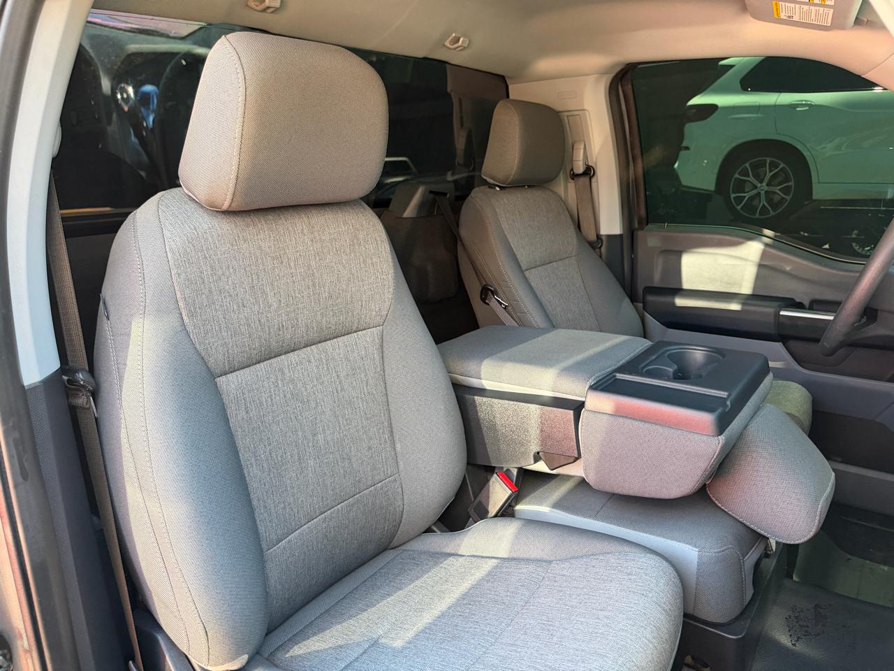 Ford F-150 XL 4WD Reg Cab 8' Box 2025