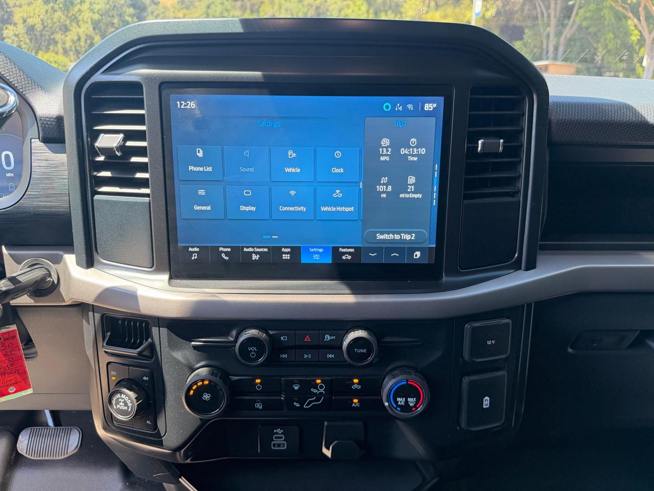 Ford F-150 XL 4WD Reg Cab 8' Box 2025