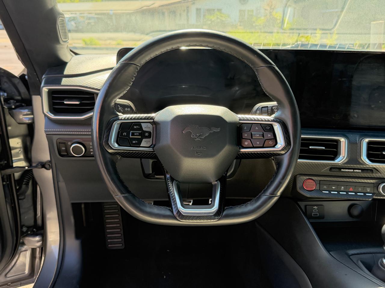 Ford Mustang  2025