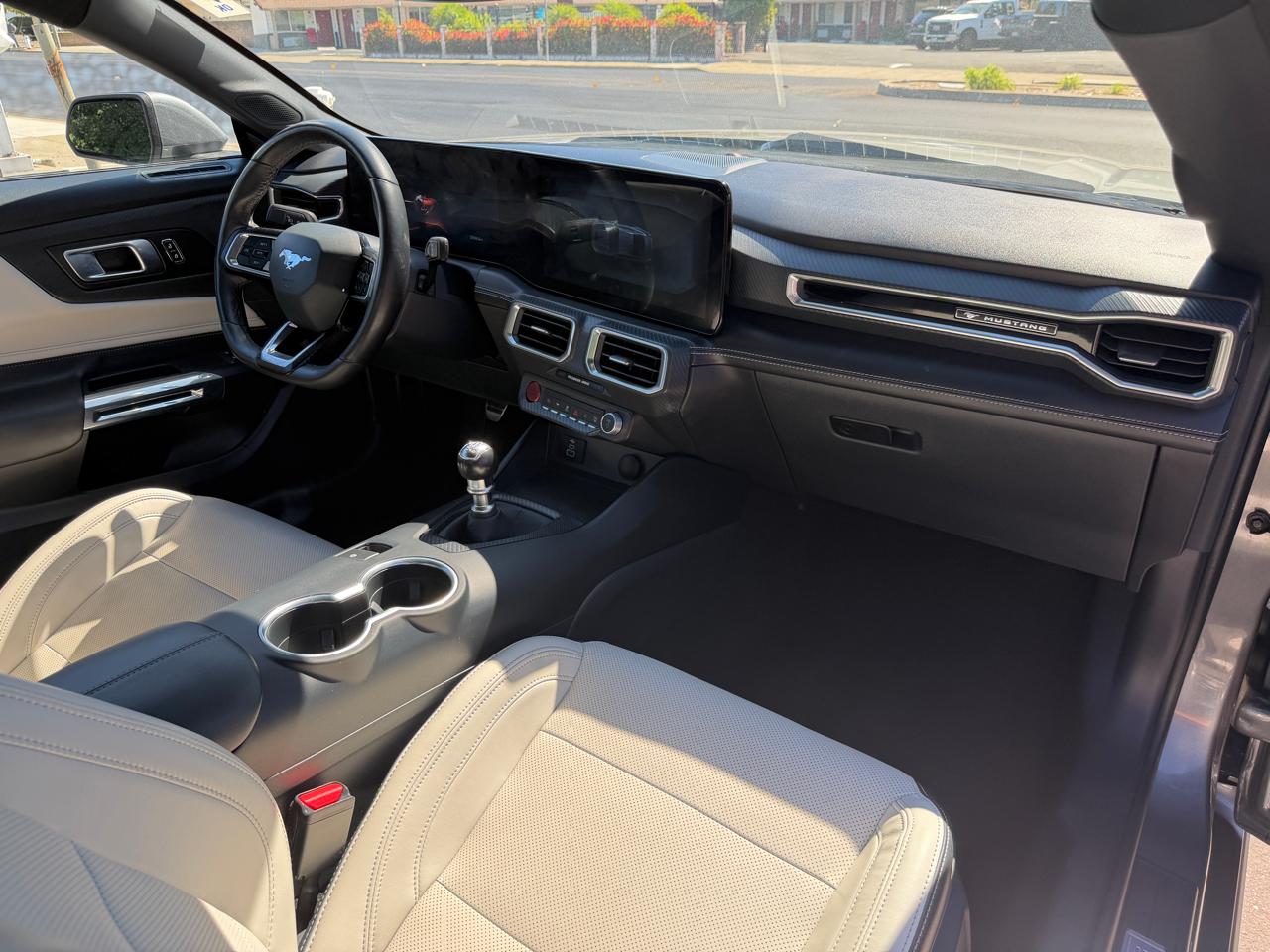 Ford Mustang  2025