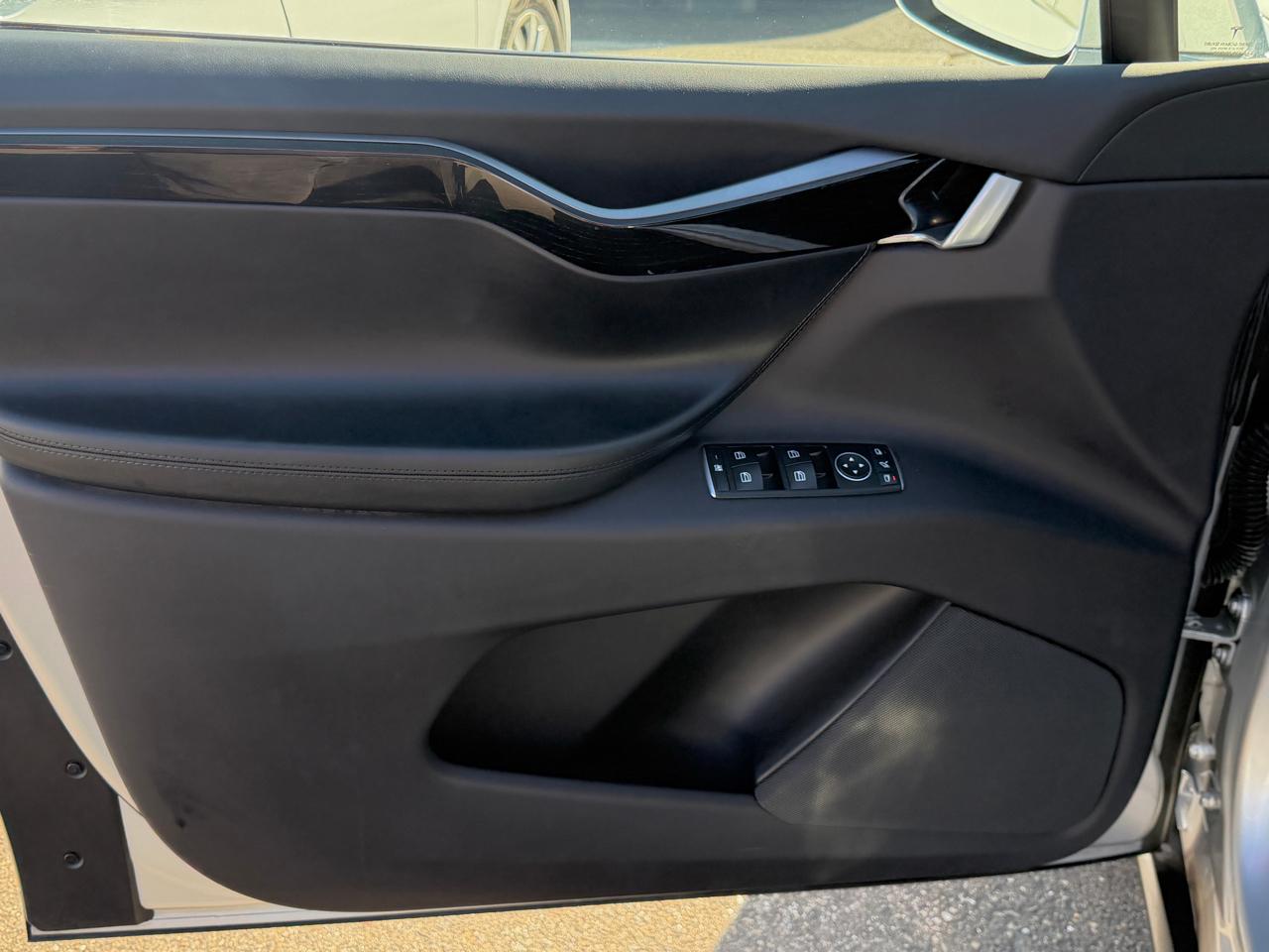 Tesla Model X  2018
