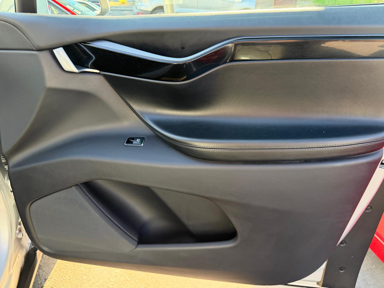 Tesla Model X  2018
