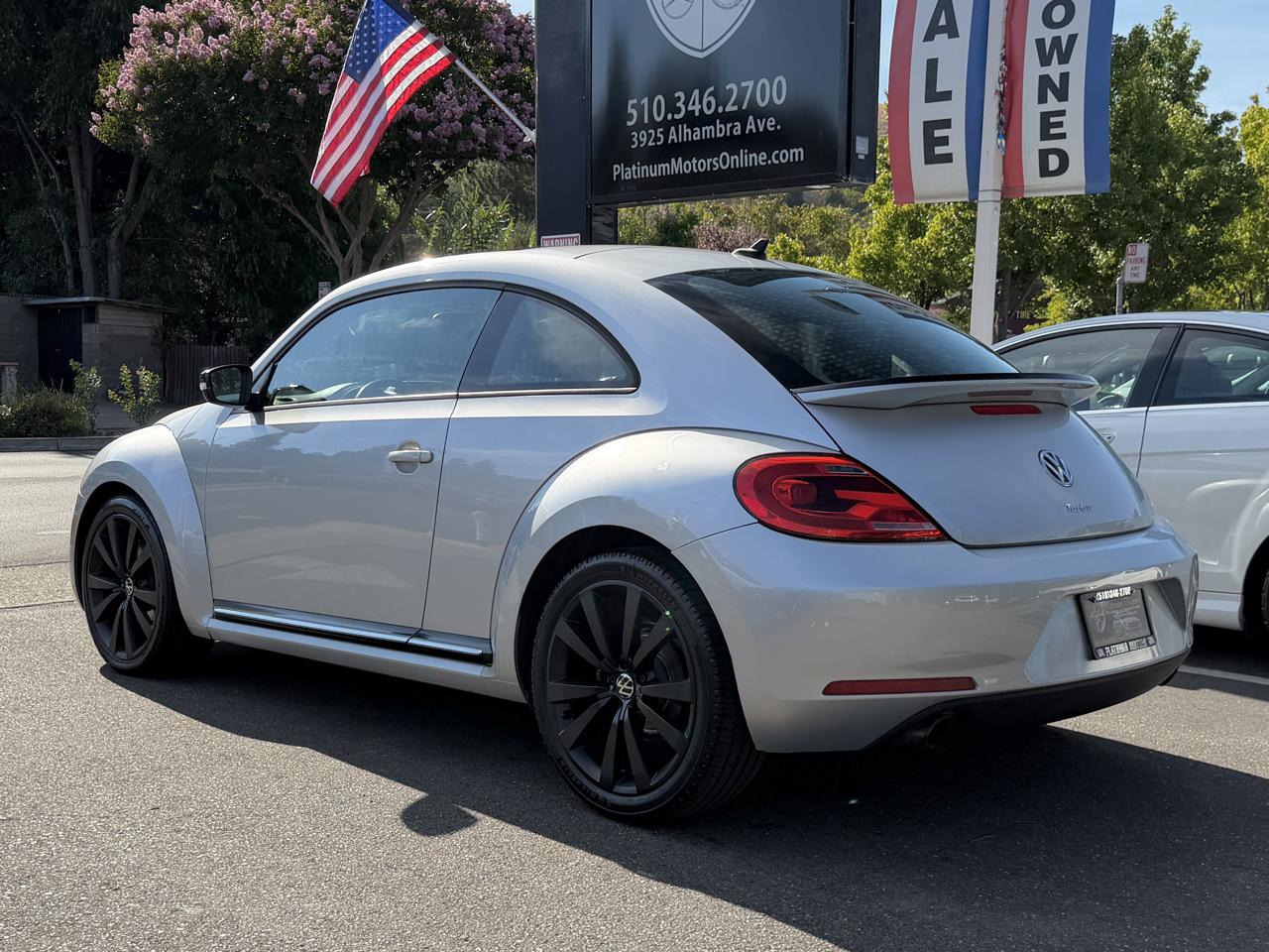 Volkswagen Beetle Coupe 2dr DSG 2.0T Turbo PZEV 2013