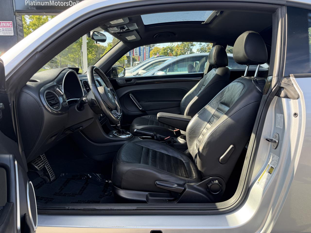 Volkswagen Beetle Coupe 2dr DSG 2.0T Turbo PZEV 2013