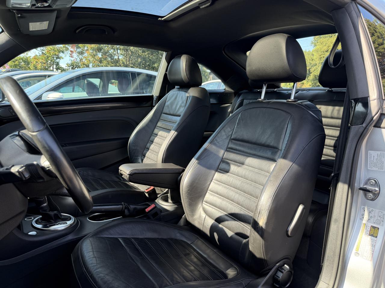 Volkswagen Beetle Coupe 2dr DSG 2.0T Turbo PZEV 2013