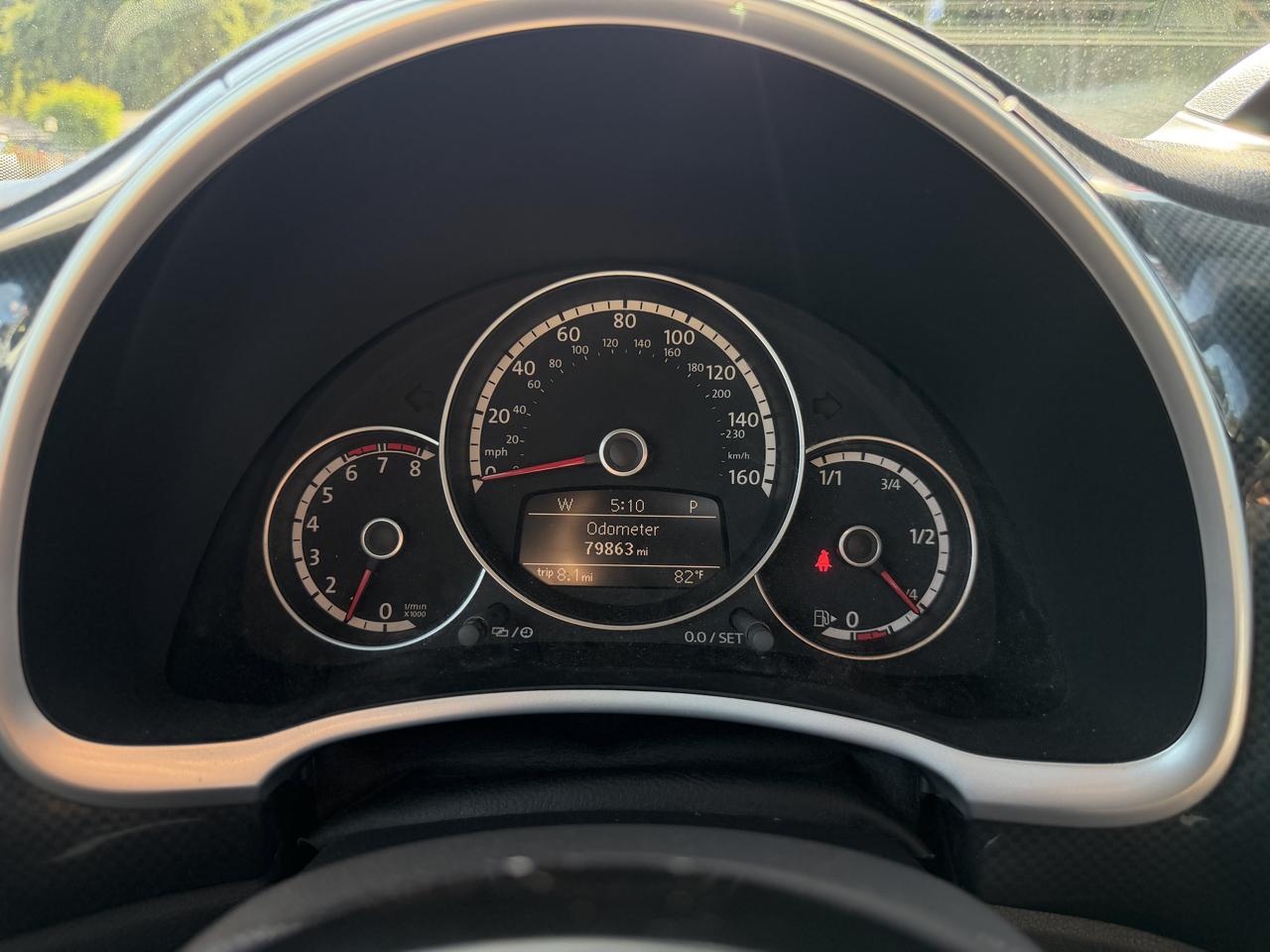 Volkswagen Beetle Coupe 2dr DSG 2.0T Turbo PZEV 2013