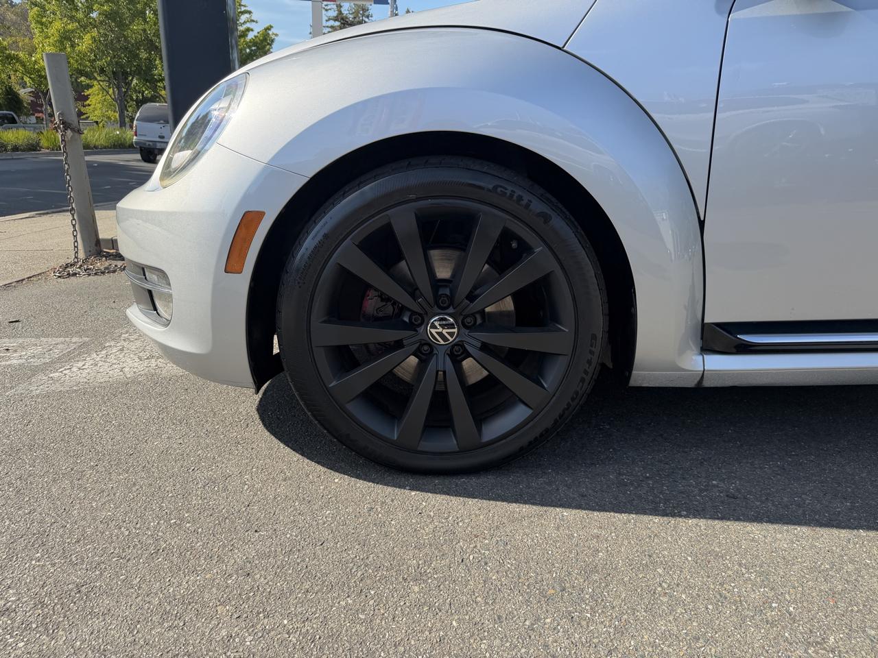 Volkswagen Beetle Coupe 2dr DSG 2.0T Turbo PZEV 2013