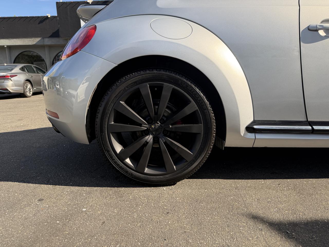 Volkswagen Beetle Coupe 2dr DSG 2.0T Turbo PZEV 2013