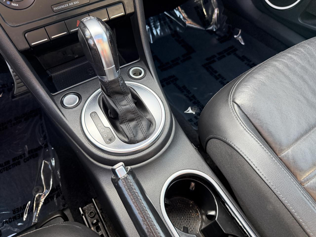 Volkswagen Beetle Coupe 2dr DSG 2.0T Turbo PZEV 2013