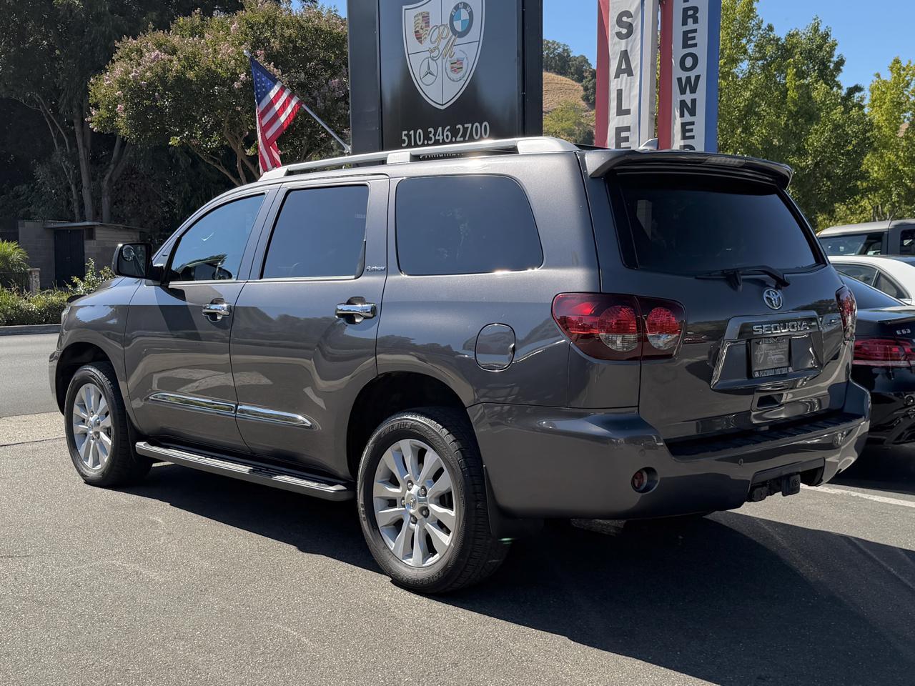 Toyota Sequoia  2021
