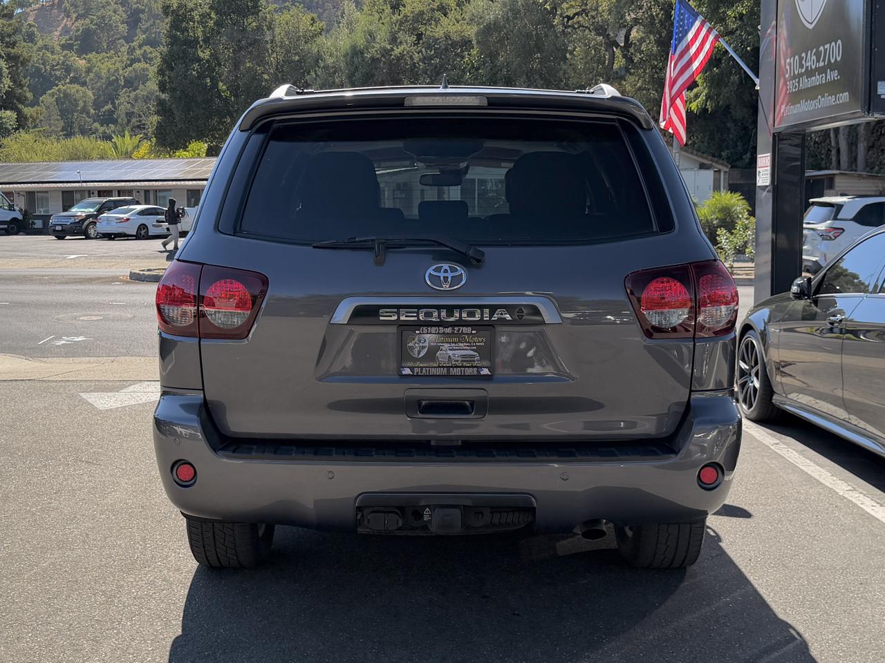Toyota Sequoia  2021