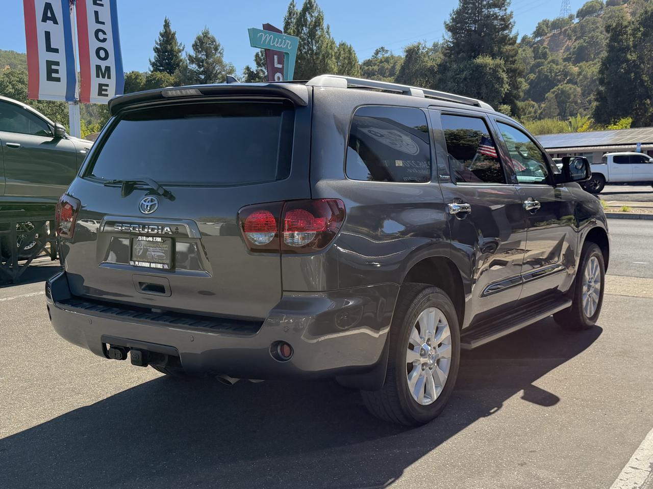Toyota Sequoia  2021