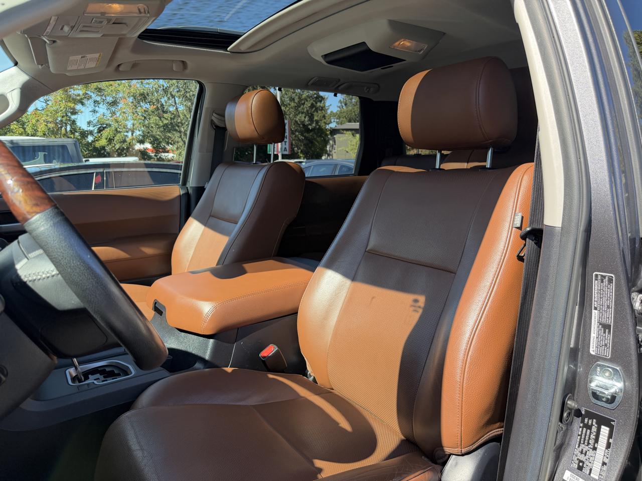 Toyota Sequoia  2021