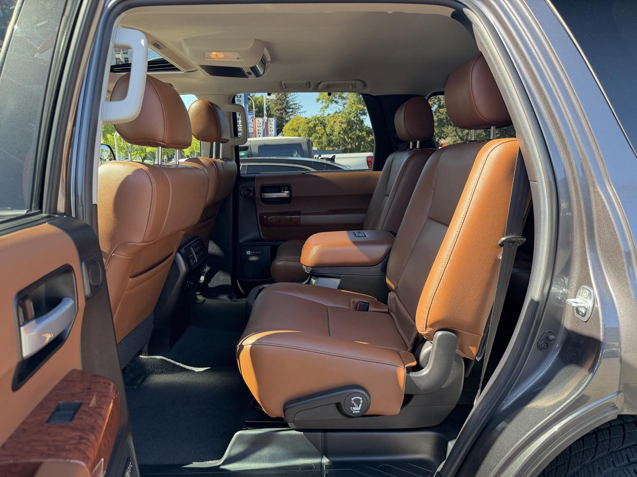 Toyota Sequoia  2021
