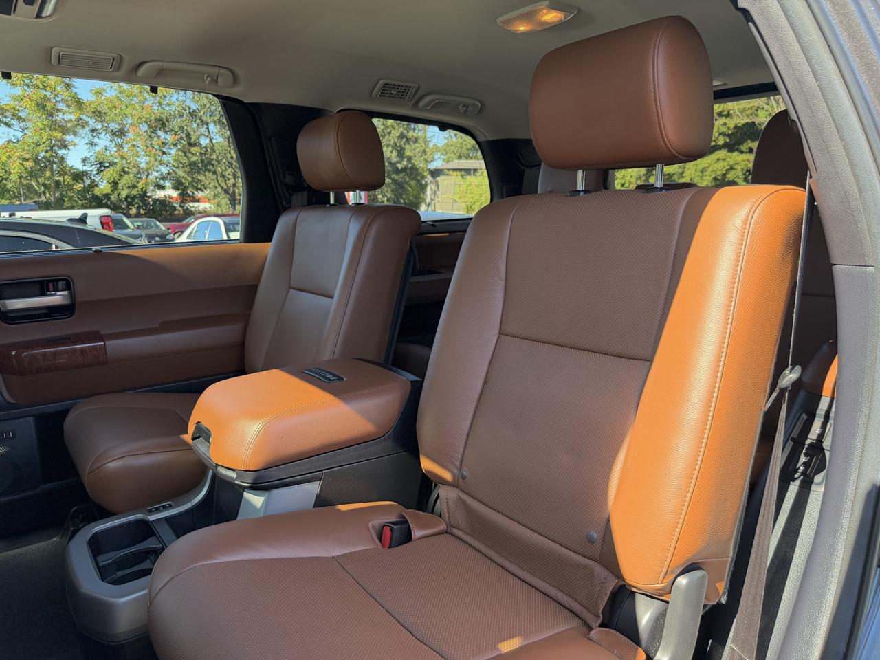 Toyota Sequoia  2021