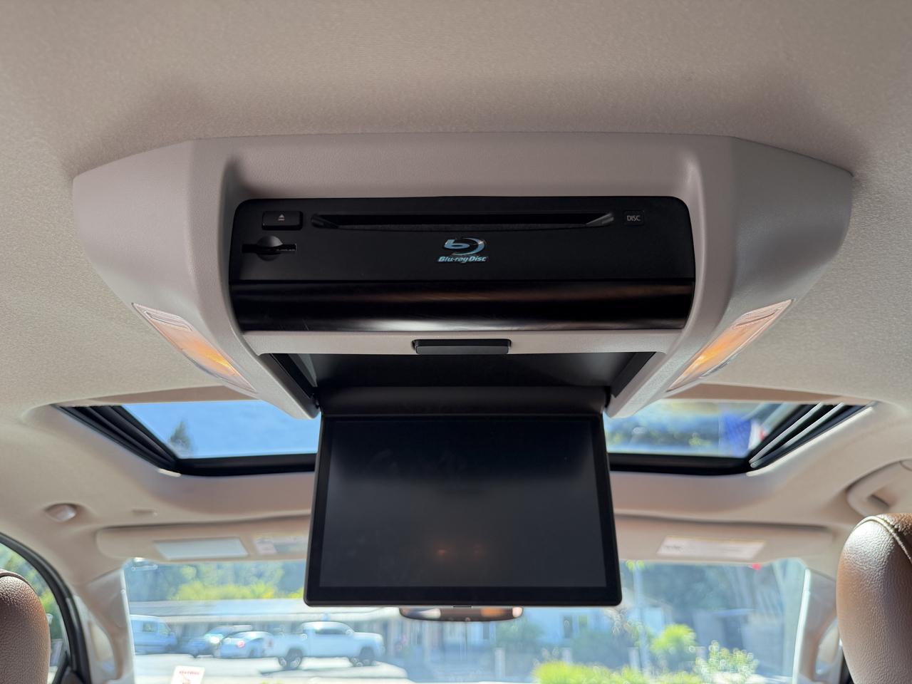 Toyota Sequoia  2021