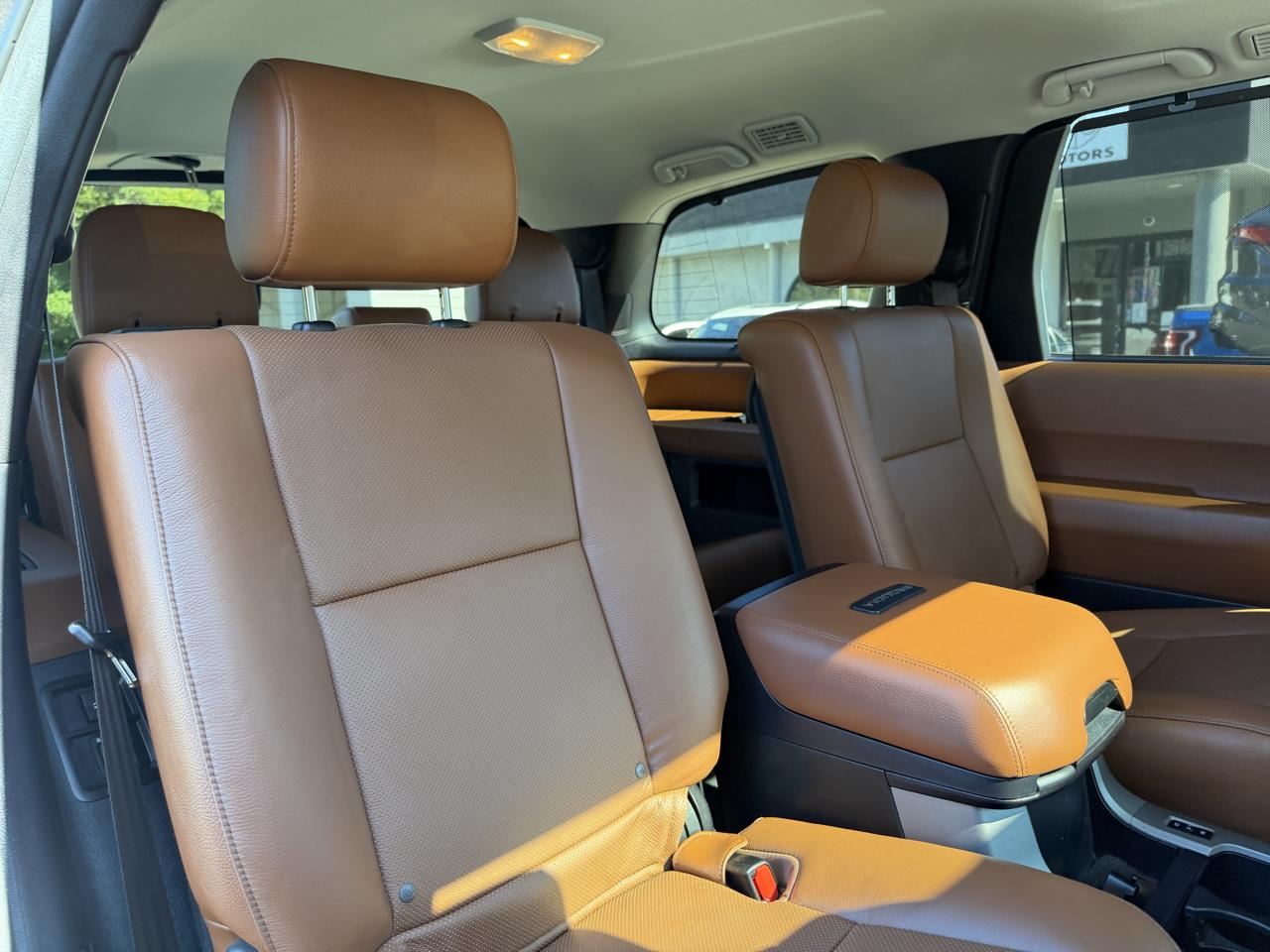 Toyota Sequoia  2021