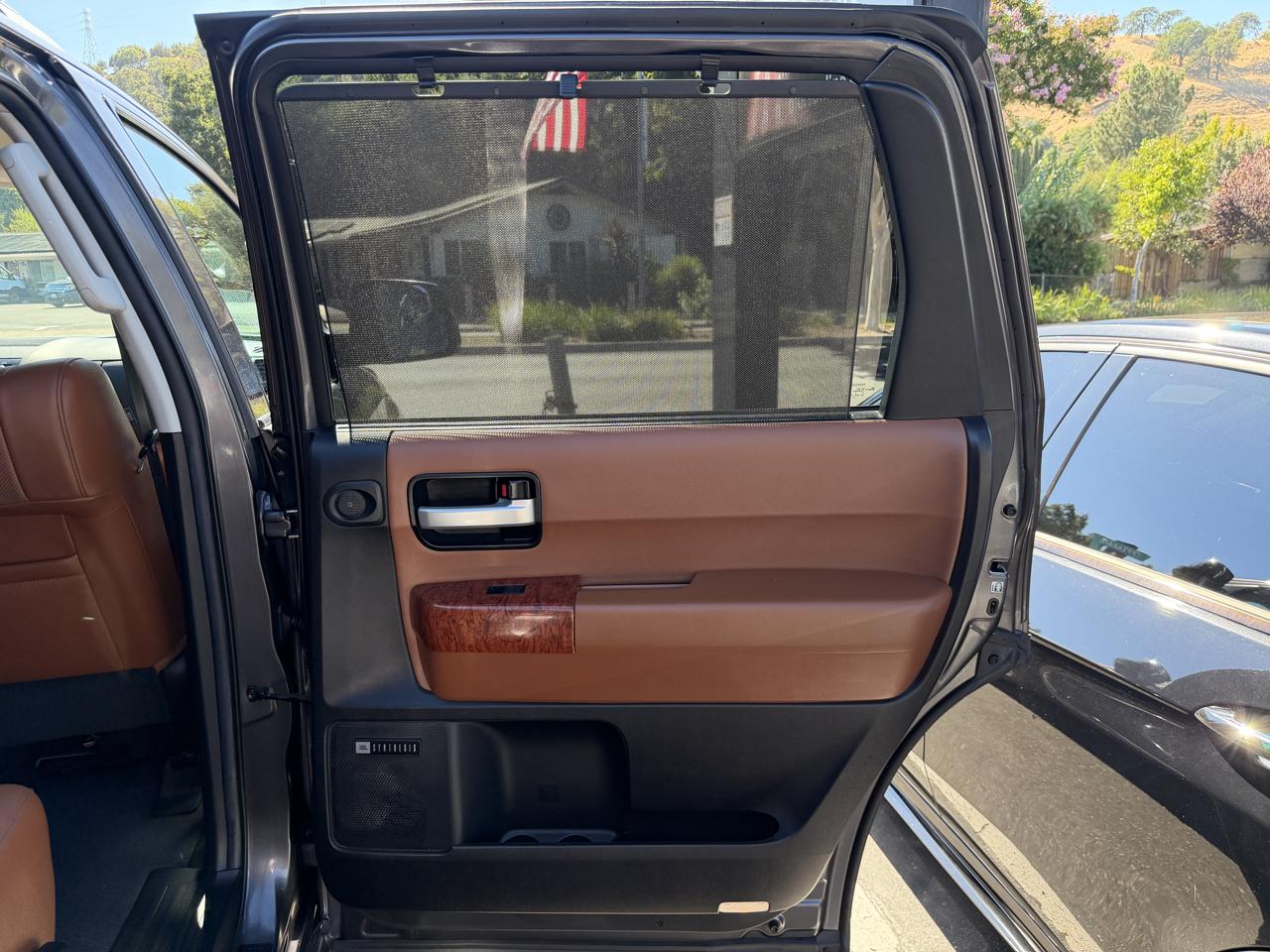 Toyota Sequoia  2021