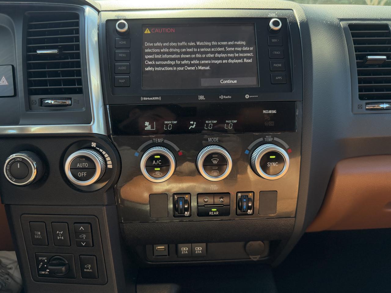 Toyota Sequoia  2021
