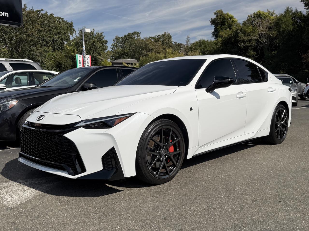 Lexus IS  2026