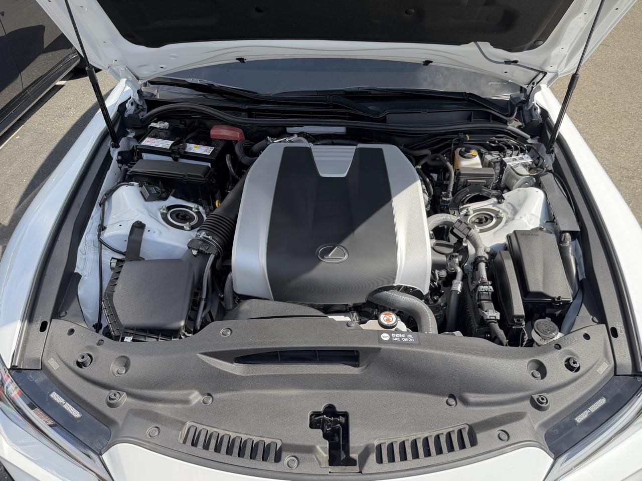 Lexus IS  2026