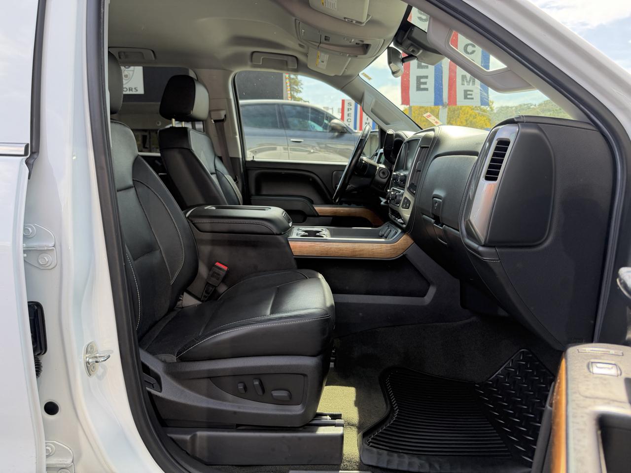 Chevrolet Silverado 1500 4WD Crew Cab 143.5" LTZ w/1LZ 2017