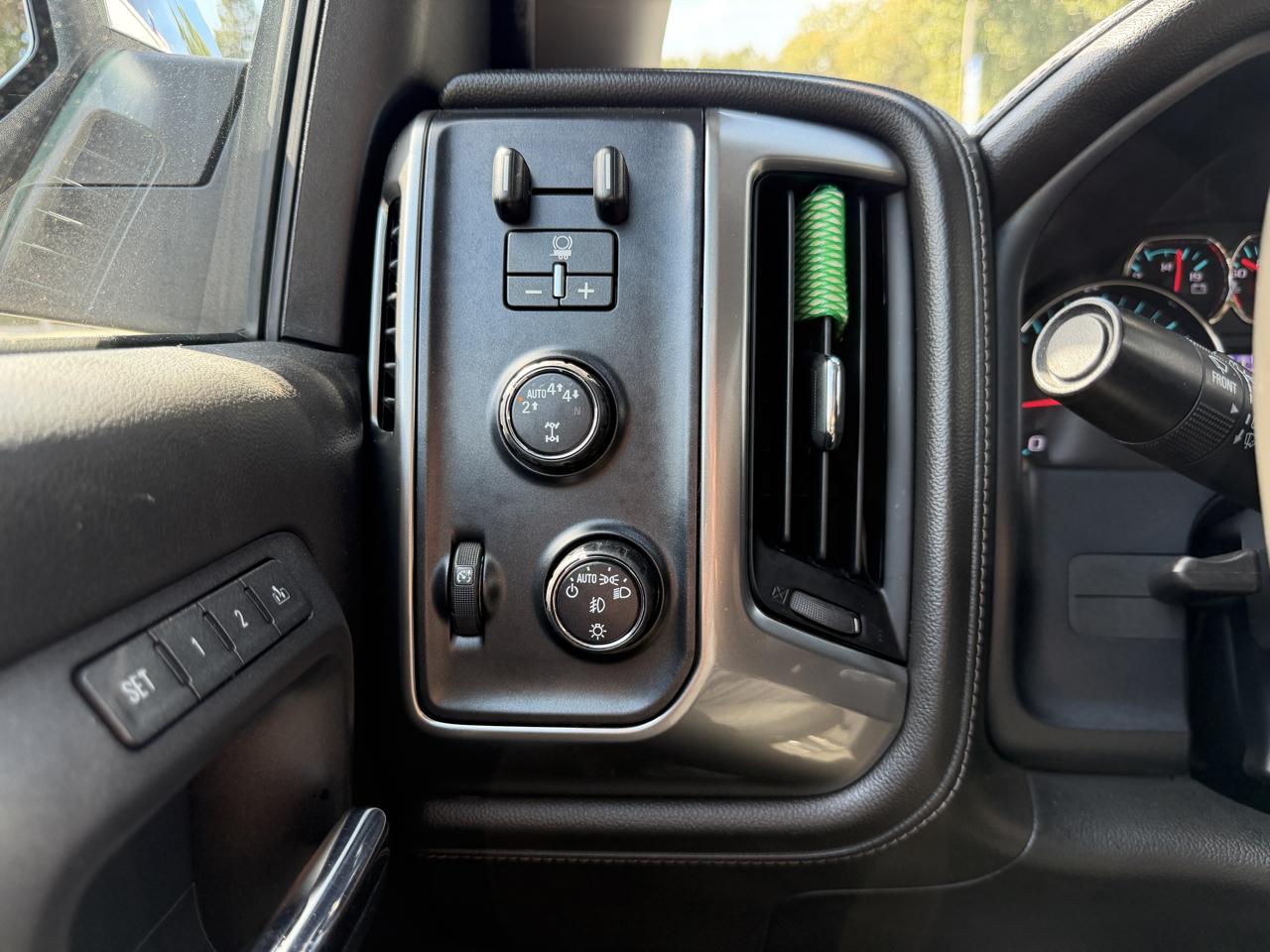 Chevrolet Silverado 1500 4WD Crew Cab 143.5" LTZ w/1LZ 2017