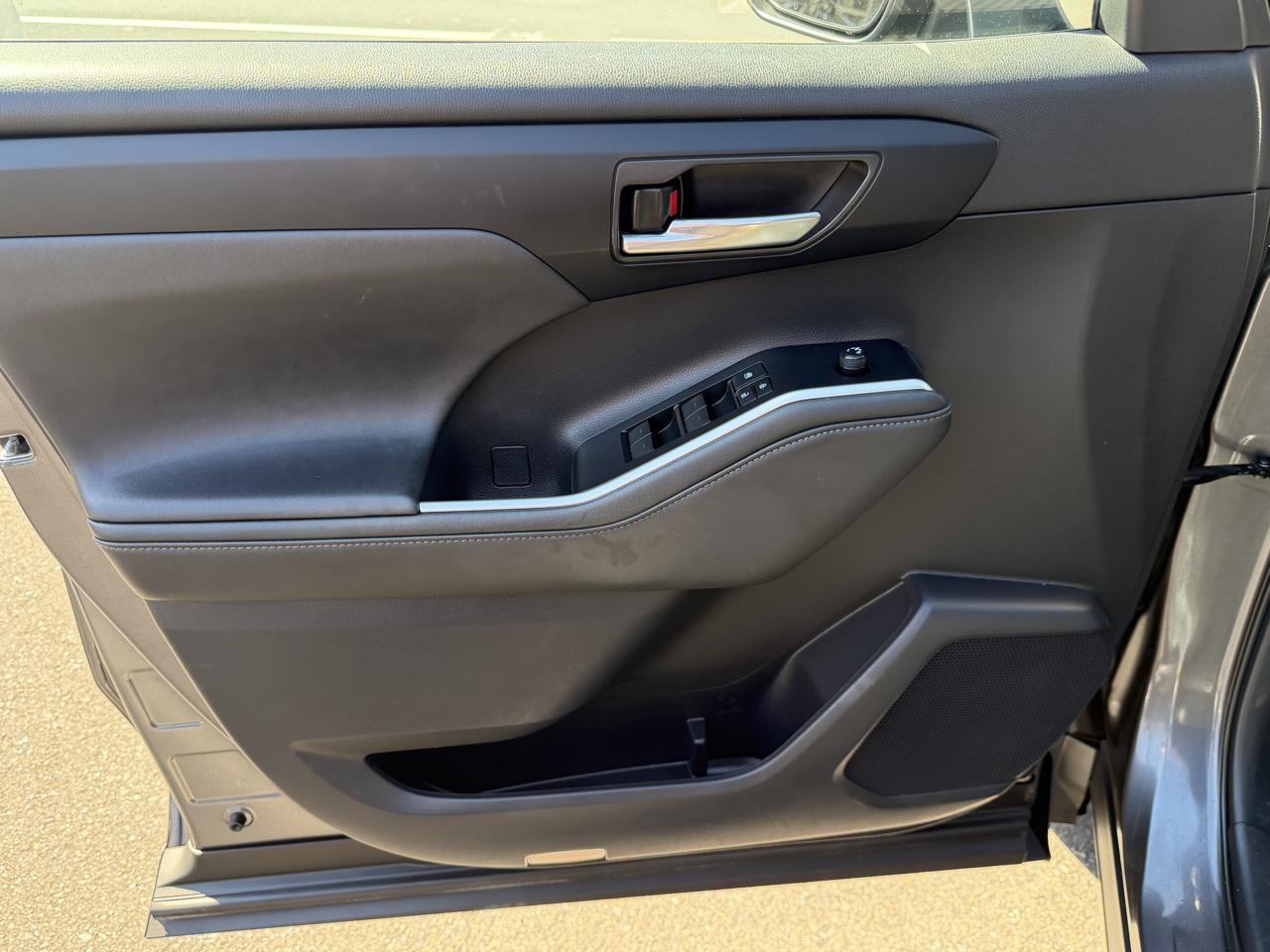 Toyota Highlander  2021