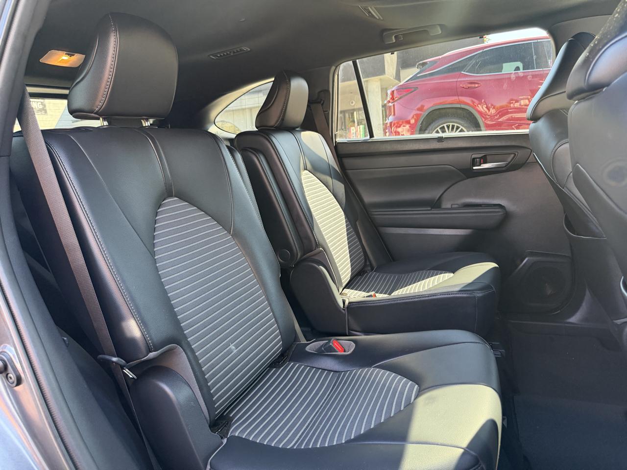 Toyota Highlander  2021