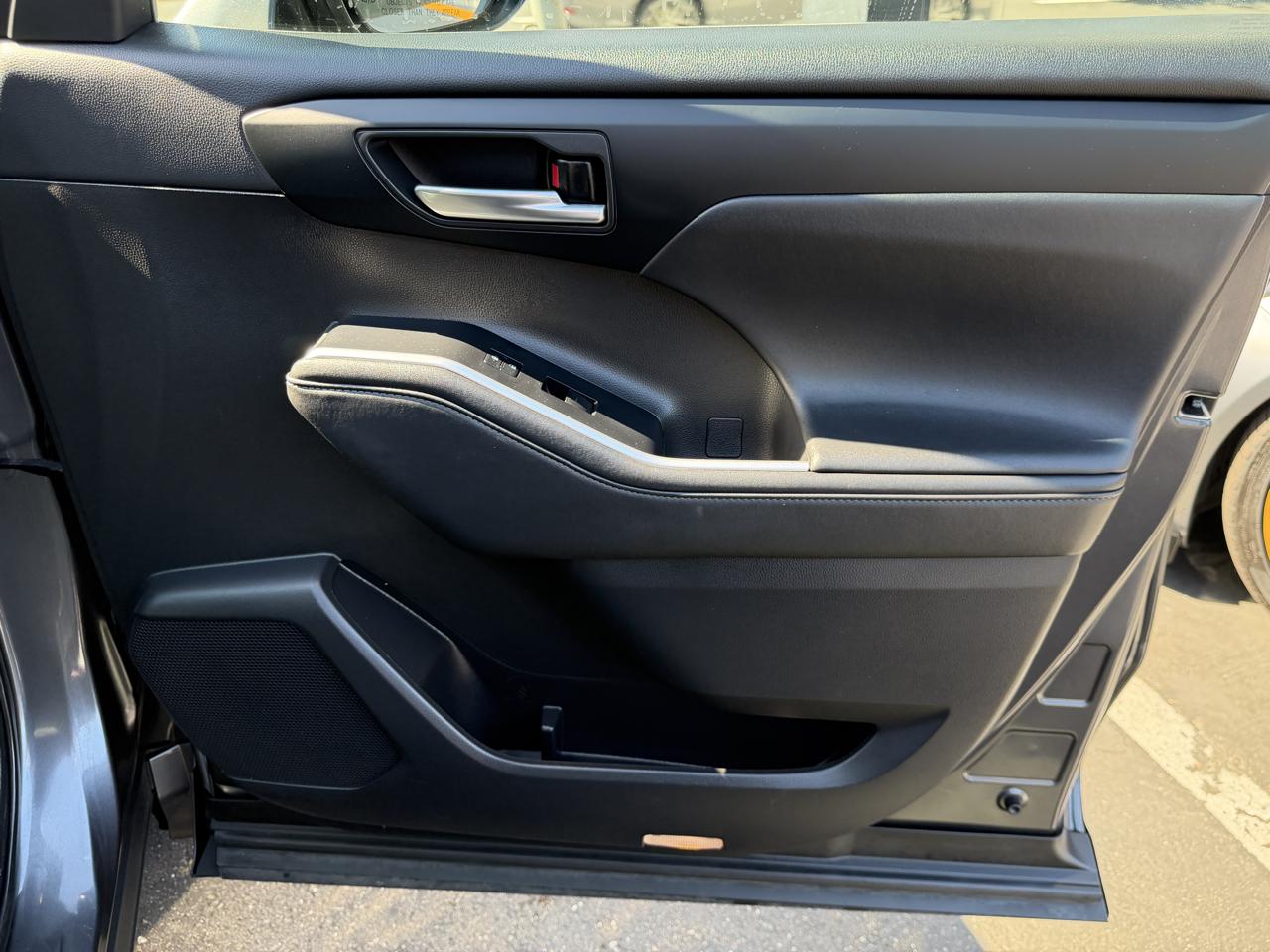 Toyota Highlander  2021
