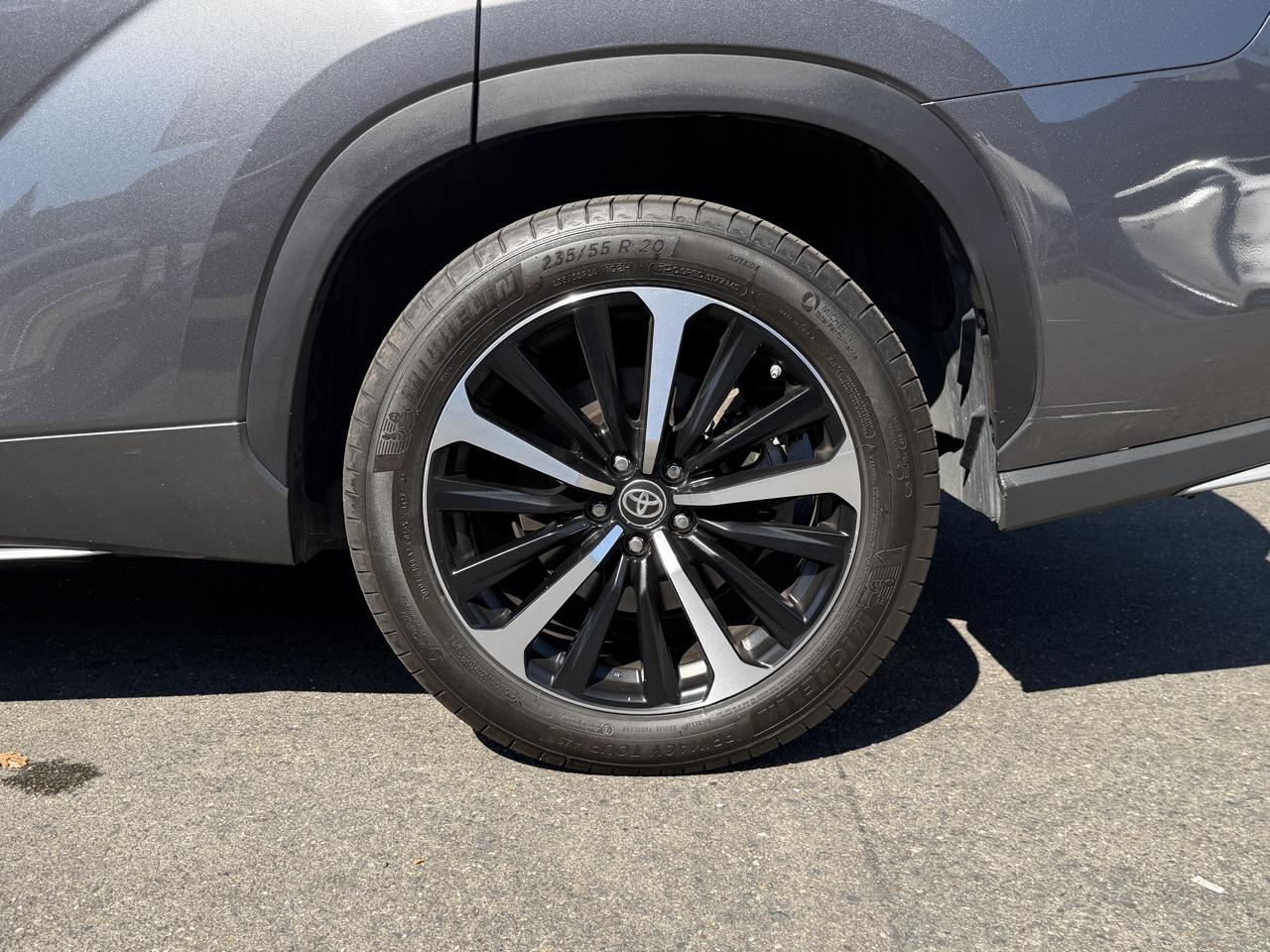 Toyota Highlander  2021
