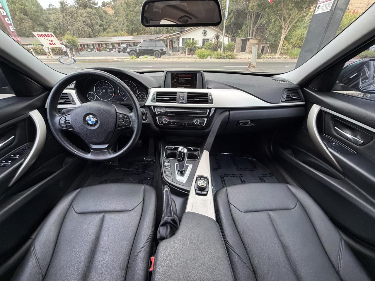 BMW 3 Series 4dr Sdn 320i RWD South Africa 2016