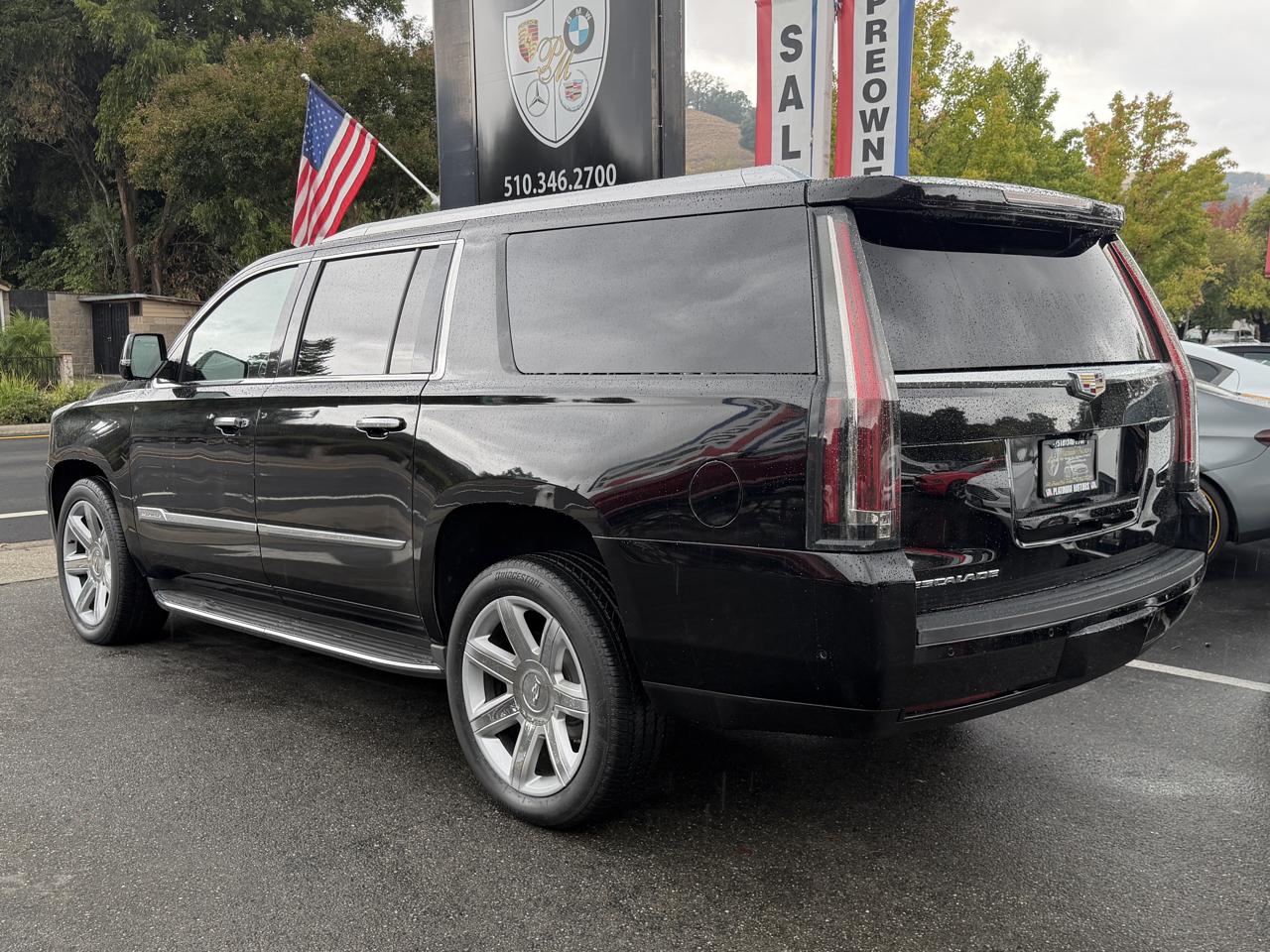 Cadillac Escalade ESV 4WD 4dr Luxury 2018