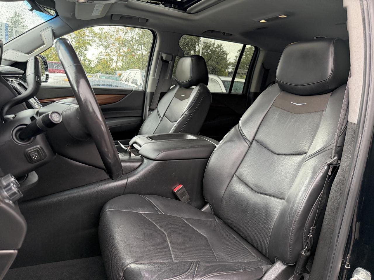 Cadillac Escalade ESV 4WD 4dr Luxury 2018