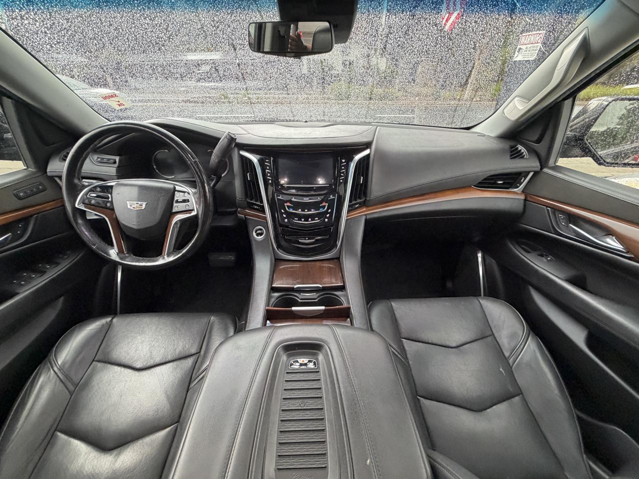 Cadillac Escalade ESV 4WD 4dr Luxury 2018