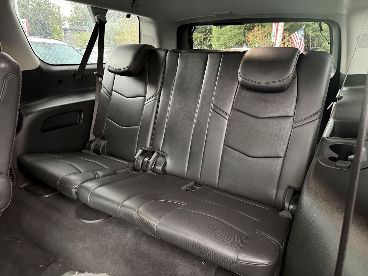 Cadillac Escalade ESV 4WD 4dr Luxury 2018
