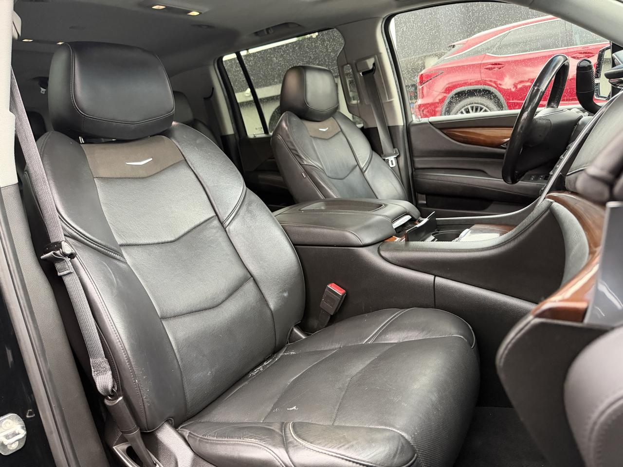 Cadillac Escalade ESV 4WD 4dr Luxury 2018